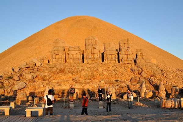 Nemrut Dağı Tümülüsü Turu