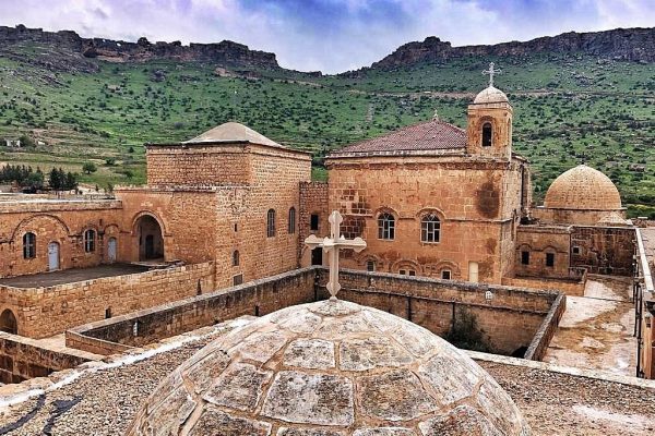 Deyrulzafaran Manastır